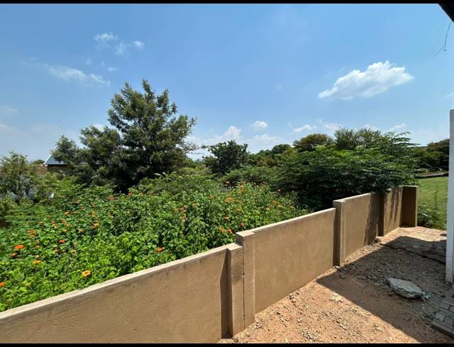 511M² VACANT LAND FOR SALE IN KOSMOS